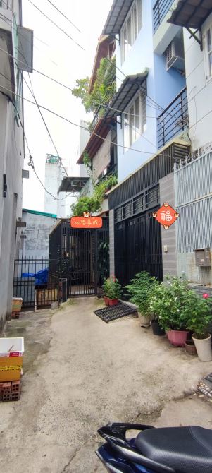 Nhà hẻm 3m Bùi Đình Tuý, P12, Bình Thạnh, 2 lầu sân thượng, gần học viện cán bộ TP HCM - 1