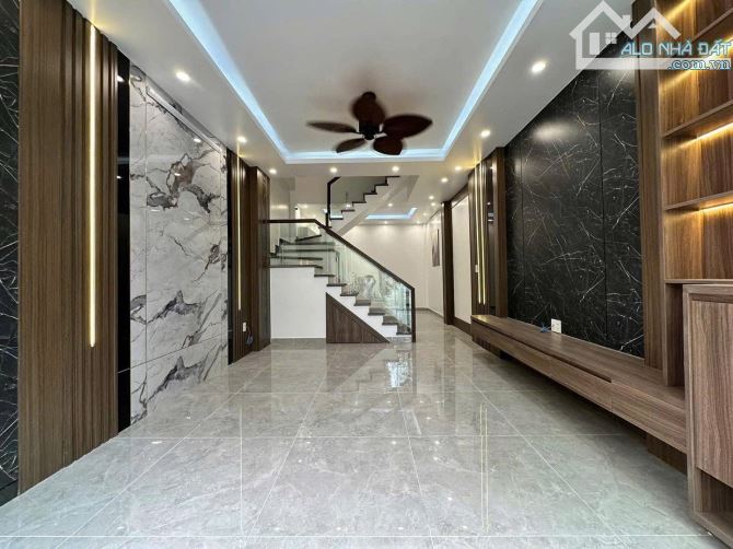 Bán nhà 3,5 tầng phố đình đông thông Lạch Tray giá 2,98 tye - 1