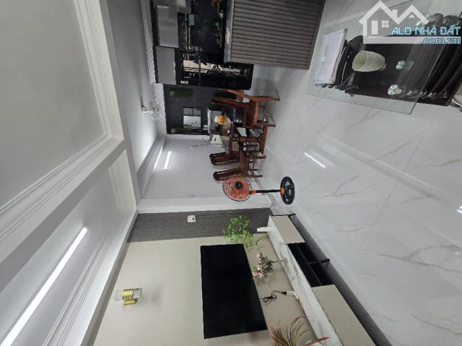 Ngay Âu Cơ- Long Quân- 5 tầng-Trịnh Đình Trọng -Phú Trung -Tân Phú-  DT: 4.1*13m - 8 tỷ 2 - 1