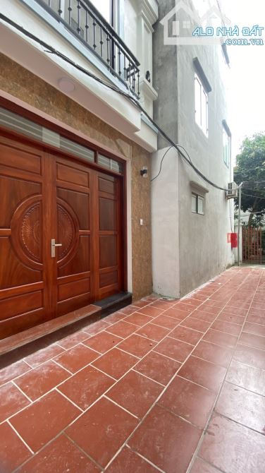 Bán nhà 5 tầng mới koong, trung tâm Việt Hưng, 10m ra ô tránh, DT 40m2, Mt 5m, giá 6 tỷ+ - 1