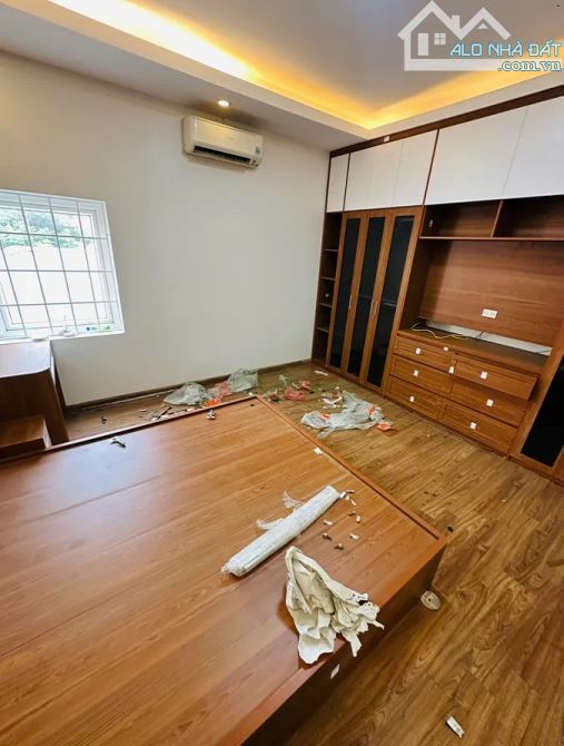 Bán nhà lạc Long Quân, gần ô tô, tiện ích, 2 thoáng trước sau, giá tốt, ở sướng - 1