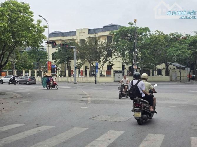 PHỐ THƯỢNG THANH,LONG BIÊN 6tỷ 65m MẶT TIỀN 4m Ô TÔ ĐỖ TRƯỚC ĐẤT - 1