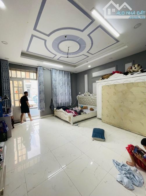 BÁN NHÀ TÂN THỚI NHẤT 05 Q12 - 3 TẦNG 88M2 ( 5M X 18M) - ĐƯỜNG 6M . - 1