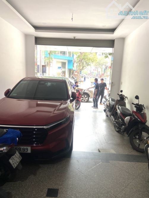 Chủ nhà cần bán gấp nhà mặt tiền phố Tôn Đức Thắng-Đống Đa