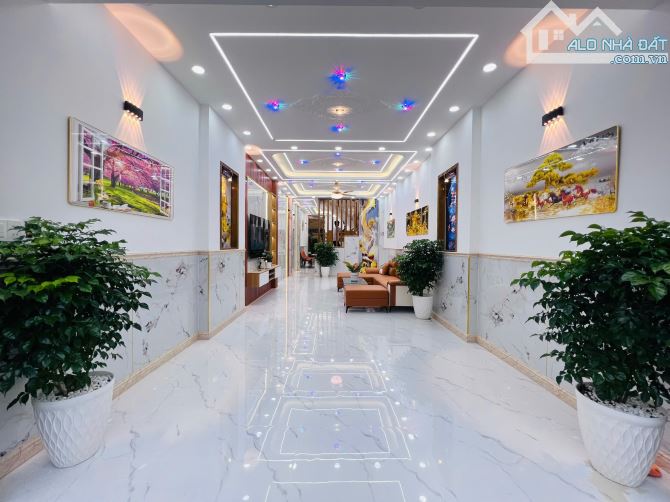 Cần bán gấp nhà hẻm 12m có vỉa hè đường Bùi Văn Ngữ, dt: 4x20m,1T2L . Giá chỉ 6.3 tỷ - 1