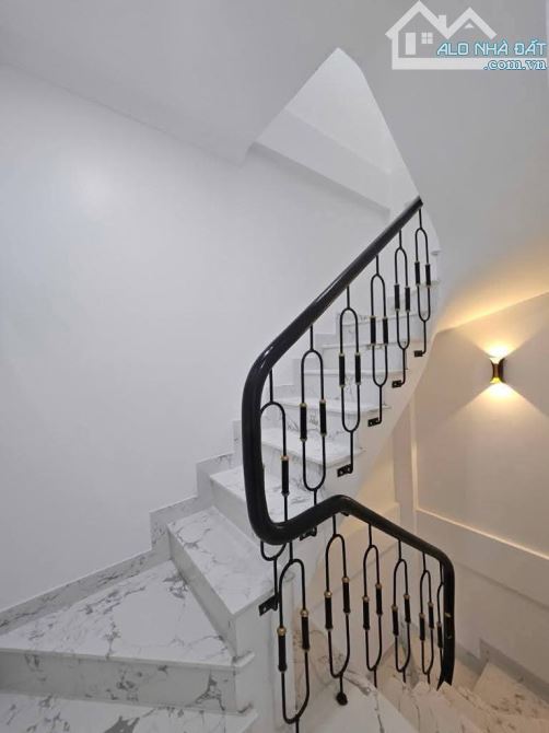 B.Á.N NHÀ VIỆT HƯNG -LONG BIÊN:45m2 6Tầng Thang Máy.Gía 8Tỷ Nhỉnh. - 1