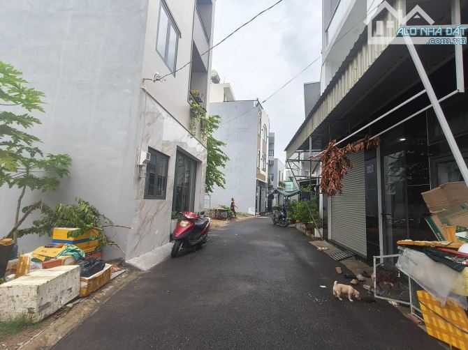 HXH 4M - ĐƯỜNG SỐ 8 - BÌNH TRƯNG TÂY - QUẬN 2 - ĐẤT - 90M2 - 1