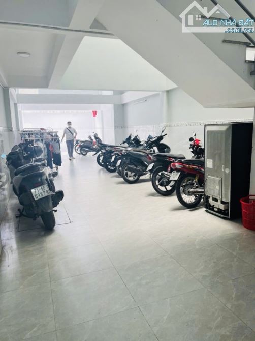Bán nhà Dương Quảng Hàm, phường 6, Gò Vấp, 135m2, 5 tầng, hẻm 4.5m, giá 17 tỷ - 1