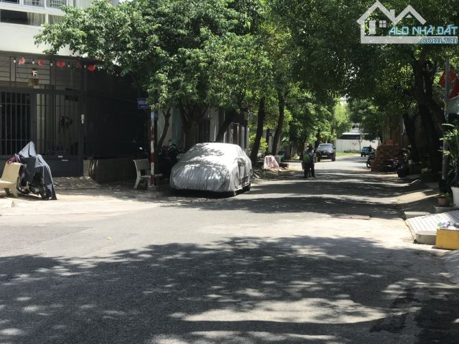 Đất mặt tiền 8,3x15m phường Bình Thuận, Quận 7 - Giá 12 tỷ - 2