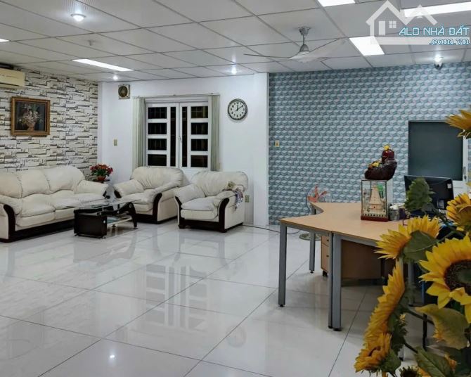 (Cực hiếm) Biệt thự Sân Vườn - Trường Sơn P4 Tân Bình - Ngang 10 - 270m2 chỉ 54 tỷ TL - 2