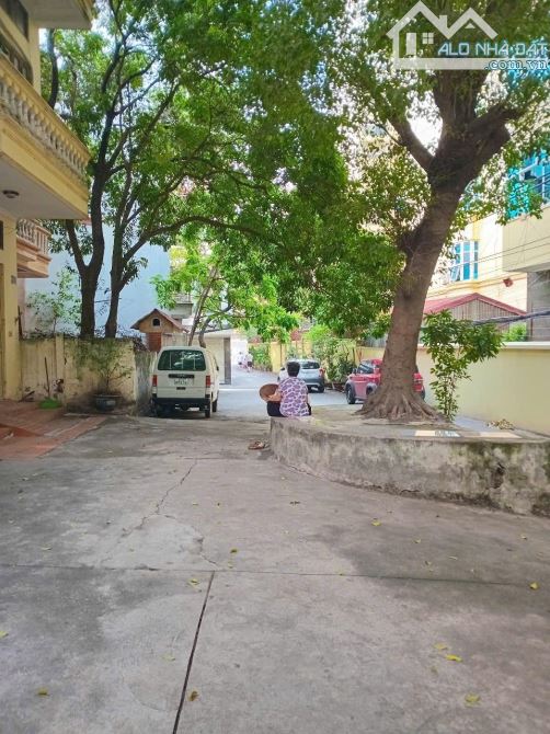 BÁN NHÀ ĐẸP NHẤT LÊ TRỌNG TẤN. Ô TÔ TRÁNH . DT 82M . NHÀ 4 TẦNG MT 4 M . MUA NHANH - 2