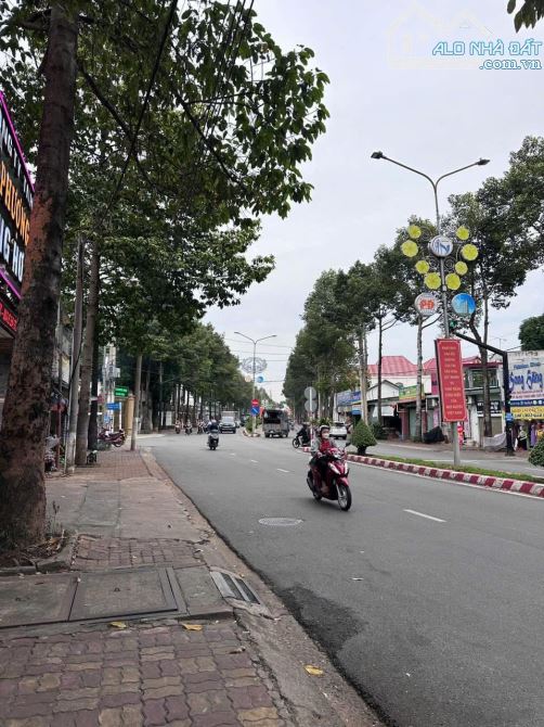 Nhà MT HUỲNH VĂN LŨY 1 trẹt 5 lầu có thang máy, HOÀN CÔNG - 2