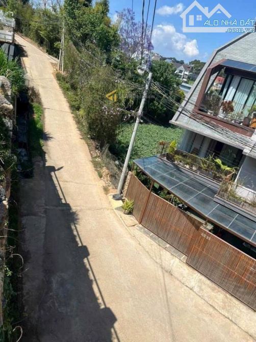 CHỈ 8,2ty _ 321m2 _ ĐẤT BIỆT LẬP ĐƯỜNG TRỊNH HOÀI ĐỨC - 2