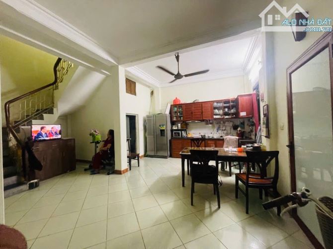 BÁN ĐẤT TẶNG NHÀ 3 TẦNG MẶT PHỐ MỸ ĐÌNH – TRUNG TÂM NAM TỪ LIÊM – VỈA HÈ – KINH DOANH. - 2