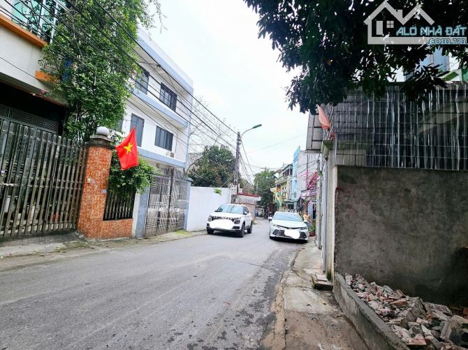 BÁN GẤP LÔ ĐẤT TRỤC KINH DOANH TDP MẬU THÔNG-KHAI QUANG 90M MT5,01M NỞ HẬU ĐẸP 2,470 TỶ - 2