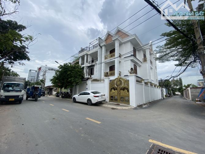 Bán nhà 3 tầng,132m2, DT 6x22m, đường 10m, khu biệt thự ven sông Dương Quảng Hàm, phường 6 - 2