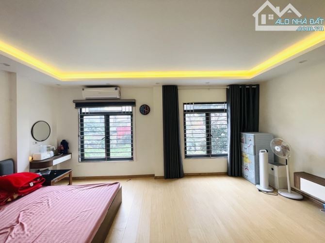 BÁN NHÀ HÀ TRÌ - HÀ ĐÔNG - GẦN PHỐ - Ô TÔ ĐỖ - THANG MÁY - 40M x 5 TẦNG - GIÁ 7,4 TỶ - 2
