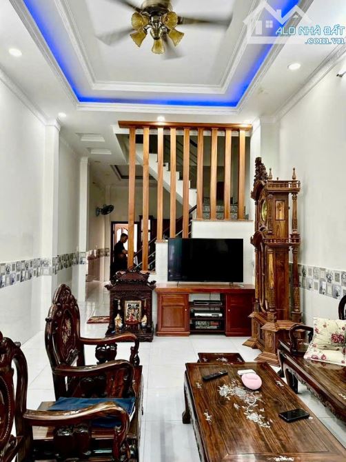 Nhà 4 tầng hẻm xe hơi Nguyễn Thị Sóc, ngay chợ Đầu Mối Hóc Môn - 2
