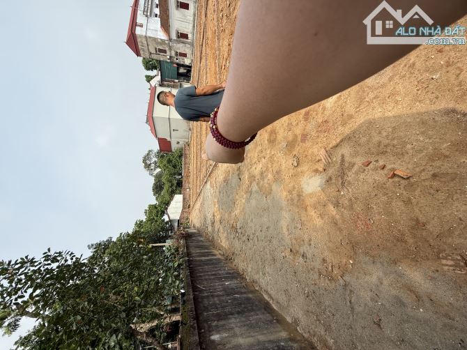 BÁN MẢNH ĐẤT ĐẸP - Ô TÔ 7 CHỖ -GẦN KCN THUẬN THÀNH 1 BẮC NINH-GIÁ 1TỶ 700 HÀNG F0 - 2