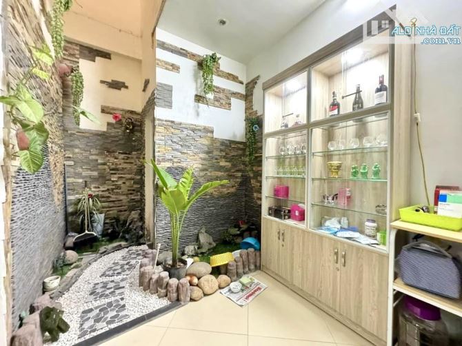 BÁN NHÀ ĐƯỜNG KIM ĐỒNG. GARA Ô TÔ. Ô CHỜ THANG MÁY. 90M2 - 5 TẦNG. - 2