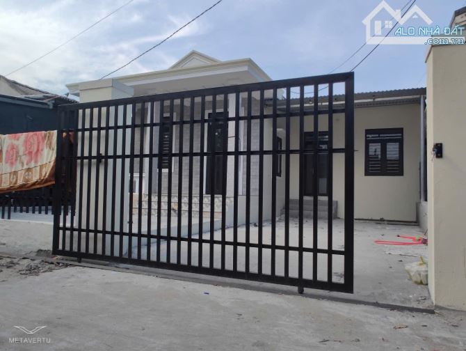 Bán nhà gần biển thuộc Hải Dương, TP Huế giá rẻ chưa từng có chỉ 1,8 tỷ - 2