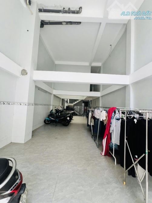 Bán nhà Dương Quảng Hàm, phường 6, Gò Vấp, 135m2, 5 tầng, hẻm 4.5m, giá 17 tỷ - 2