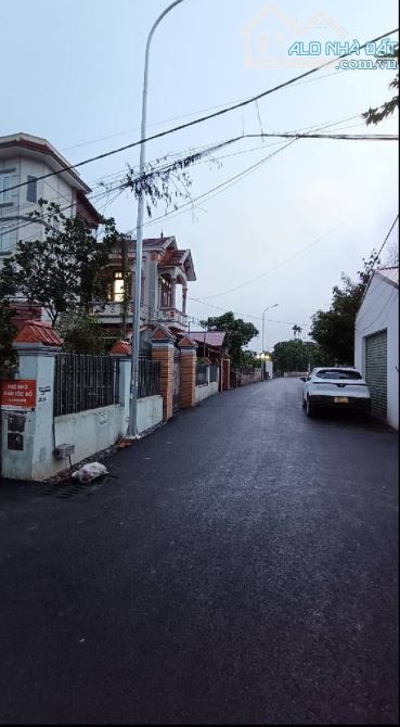 Đan Nhiễm/ 121 m2/ 5.65 Tỷ / Ngõ Ô tô 7 chỗ vào Đất - 2