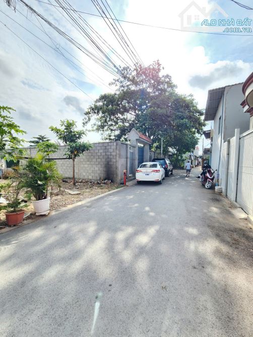 Bán đất 10x37m gần đường Quốc Lộc 1k chỉ 500m, p.Bình An, Tp.Dĩ An chỉ 10,8 tỷ TL  M6277 - 2