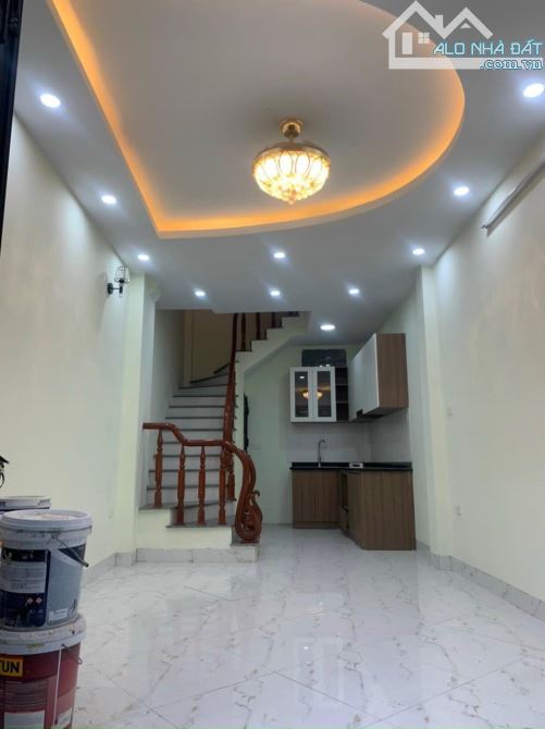 Bán nhà 32m2 xây 4 tầng oto đỗ cổng, cách trường TDTT 300m. Giá 2.95tỷ - 3