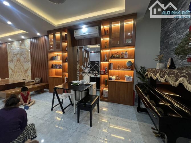 BÁN NHÀ AN DƯƠNG  VƯƠNG  Ô TÔ NGỦ TRONG NHÀ – NHÀ ĐẸP Ở NGAY 81M 14.8TỶ - 3