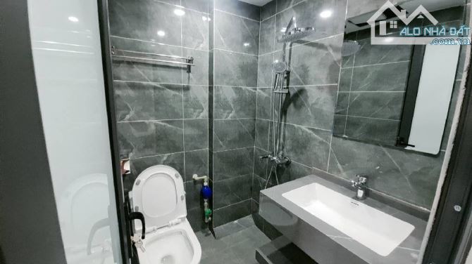 CHDV - YÊN HOÀ -45M x 7 TẦNG - MT 4m - THANG MÁY - NGÕ Ô TÔ -11.6 TỶ - 3