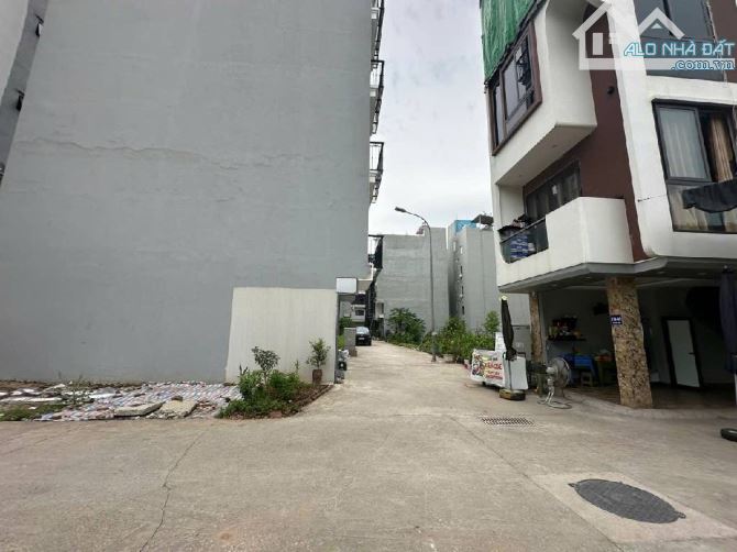 TĐC NGỌC THUỴ BÀ CON ƠI😍LÂU LÂU MỚI CÓ MẢNH 32M2 E SĂN ĐC CHO CÁC BÁC ĐÂY. IB E NGAY ĐI X - 3