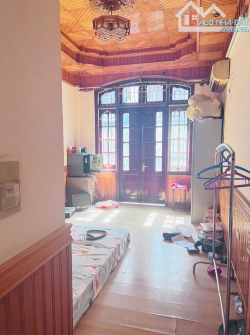 Cho thuê nhà ngõ 5 phố Hoàng Sâm. Diện tích 50m2 x 4 tầng ô tô đậu cửa - 3