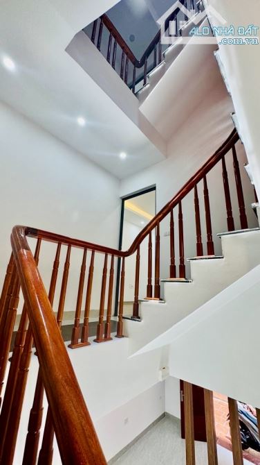 Bán nhà Việt Hưng 5 tầng mới kính koong, gần oto giá nhô 6 tỷ - 1