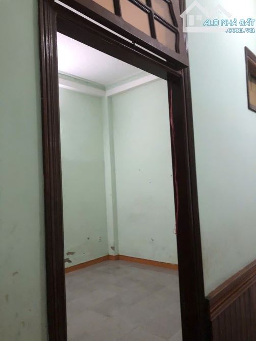 BÁN ĐẤT TẶNG NHÀ 2TẦNG ĐƯỜNG 7,5m TRƯỜNG CHINH Ô TÔ ĐẬU TRƯỚC NHÀ GIÁ TỐT 5 TỶ X - 3