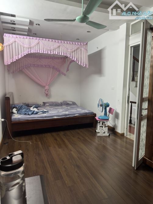 Bán nhà tân mai 32m2 5 tầng mặt tiền 4.5m – ô tô đỗ cổng - giá 7.35 tỷ - 3