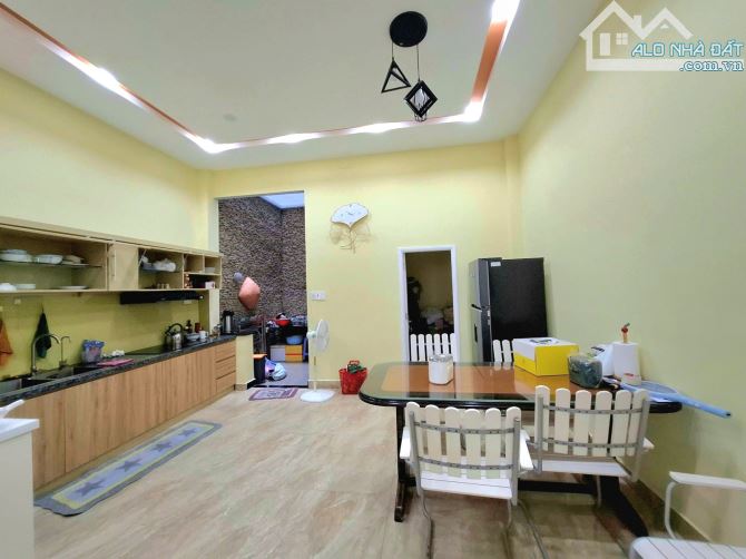 Bán Nhà Đẹp Cư Xá Tự Do, P.7, Tân Bình, 110m², 4 Tầng, Ô tô Vào Nhà, Chỉ 29 Tỷ 9 - 3