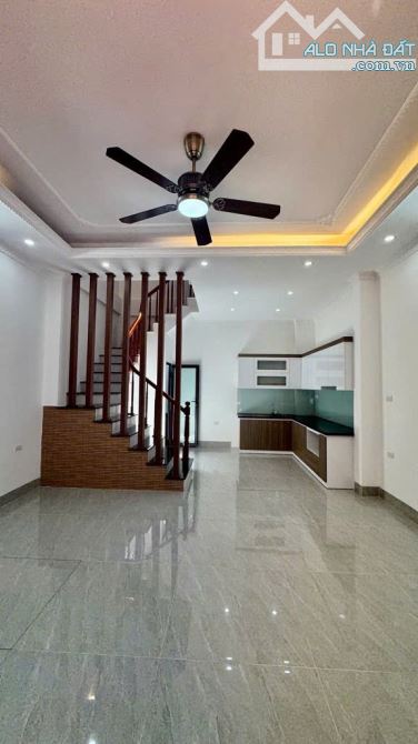 Bán nhà 5 tầng mới koong, trung tâm Việt Hưng, 10m ra ô tránh, DT 40m2, Mt 5m, giá 6 tỷ+ - 3