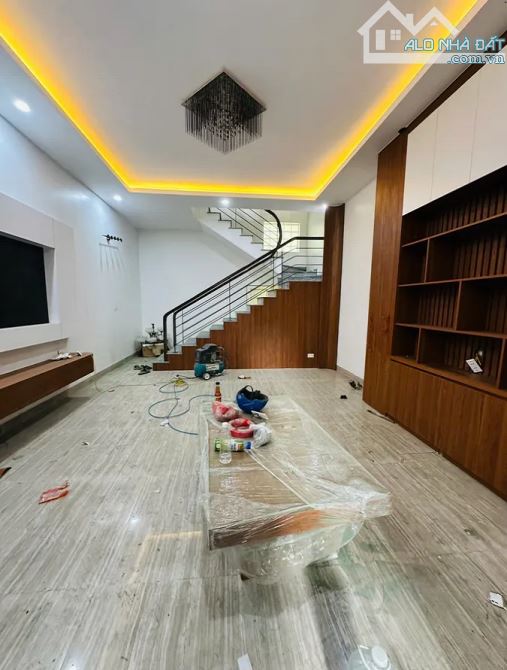 Bán nhà lạc Long Quân, gần ô tô, tiện ích, 2 thoáng trước sau, giá tốt, ở sướng - 3