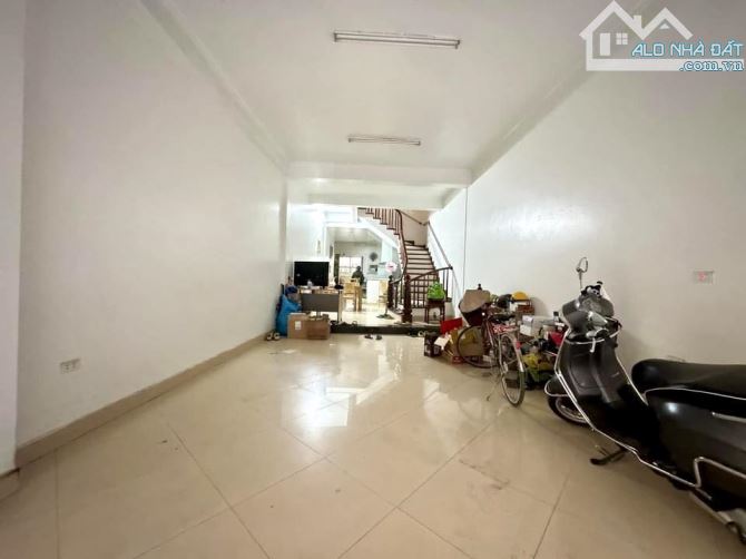 BÁN NHÀ ĐƯỜNG KIM ĐỒNG. GARA Ô TÔ. Ô CHỜ THANG MÁY. 90M2 - 5 TẦNG. - 3