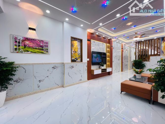 Cần bán gấp nhà hẻm 12m có vỉa hè đường Bùi Văn Ngữ, dt: 4x20m,1T2L . Giá chỉ 6.3 tỷ - 3