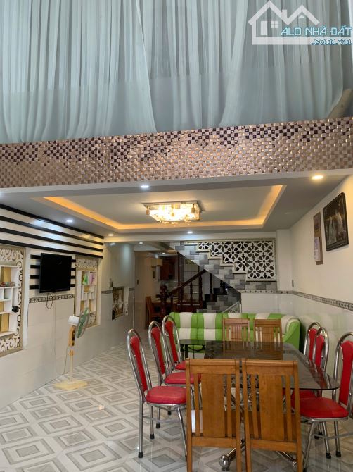 NHÀ MẶT TIỀN VỊ TRÍ ĐẸP TTTM CÁI KHẾ Đ LÝ HỒNG THANH, TRỆT + LỮNG + 3LẦU + SÂN THƯỢNG NK, - 3
