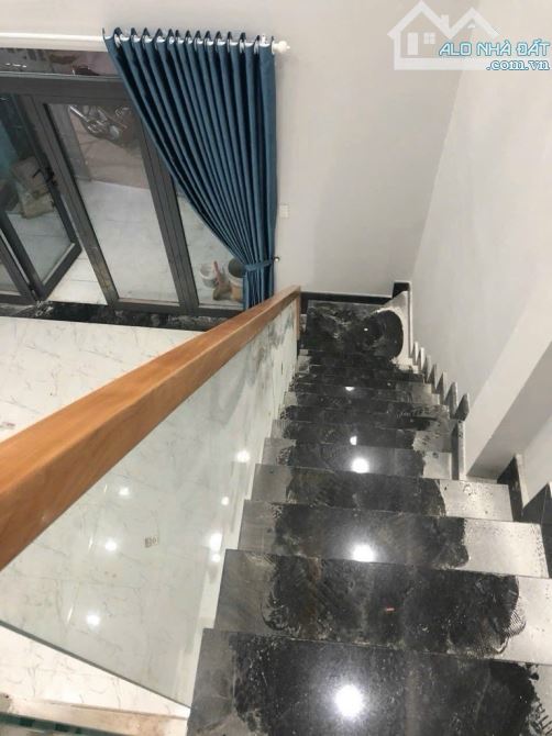 Bán Nhà 5x11, hẻm 2020 6m, xe hơi đỗ cửa, thị trấn nà bè, giá chỉ 3.8 tỷ - 3