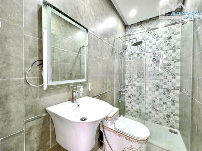 Bán nhà Hẻm Xe hơi đậu trong nhà tại đường Nguyễn Thị Thập quận 7, 3 lầu, giá 8 tỷ - 3