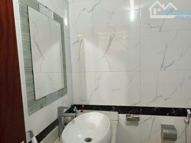 Chuyển đổi mô hình kinh doanh muốn nhượng lại Khách sạn 7 Tầng Lô Góc   Nhìn vườn hoa hòa - 4