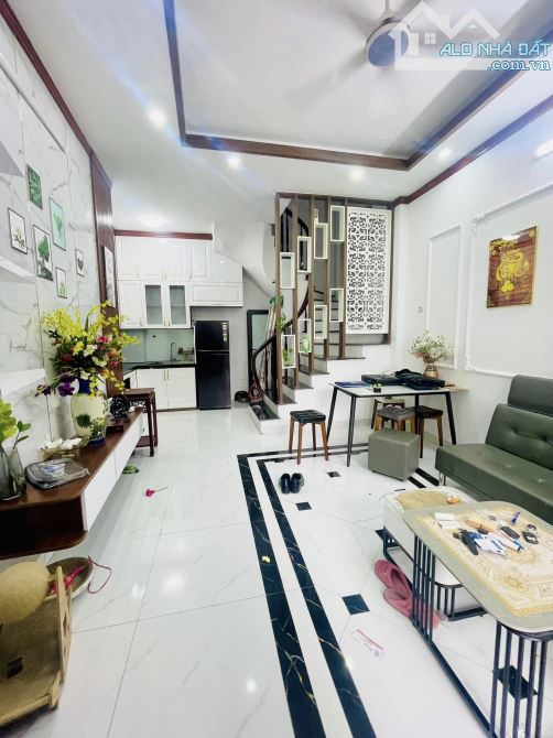 NHÀ MỚI NGỌC HÀ  XÂY SIÊU ĐẸP LÔ GÓC 3 MẶT CÓ SÂN RỘNG DT:37m2 5 tầng - 4