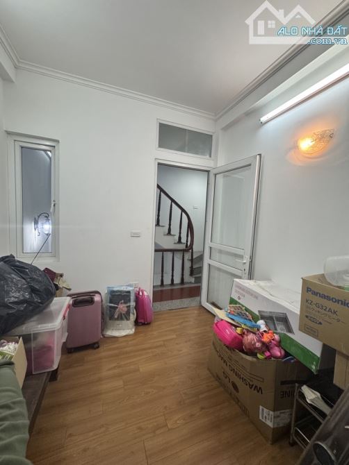 Bán nhà tân mai 32m2 5 tầng mặt tiền 4.5m – ô tô đỗ cổng - giá 7.35 tỷ - 4