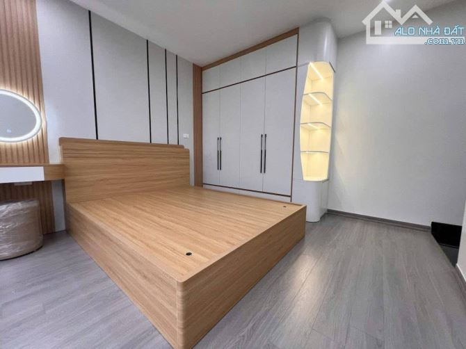 Bán nhà phân lô Lương Khánh Thiện,50m x 7 tầng thang máy,gần hồ,ô tô tránh,nhà đẹp ở ngay - 3