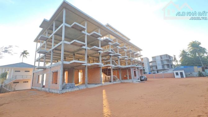 Bán hạ tầng khách sạn 4000m2 mặt biển Huỳnh Thúc Kháng, 62m mặt biển. - 4