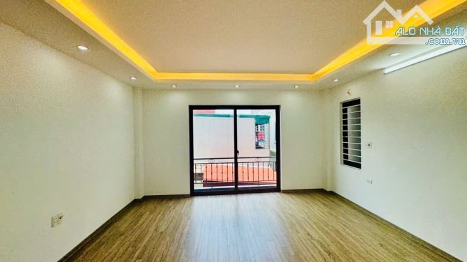 Bán nhà 5 tầng mới koong, trung tâm Việt Hưng, 10m ra ô tránh, DT 40m2, Mt 5m, giá 6 tỷ+ - 4